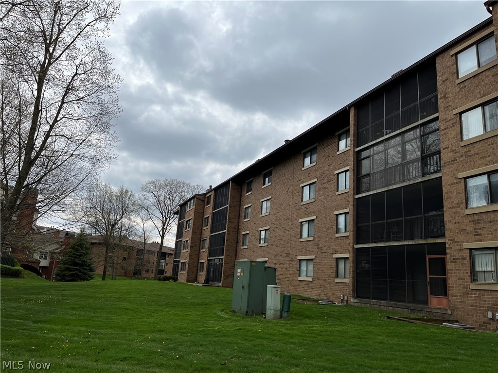 Woodhawk Club Condos 07 - Residential