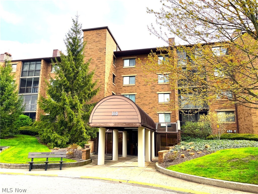 Woodhawk Club Condos 07 - Residential