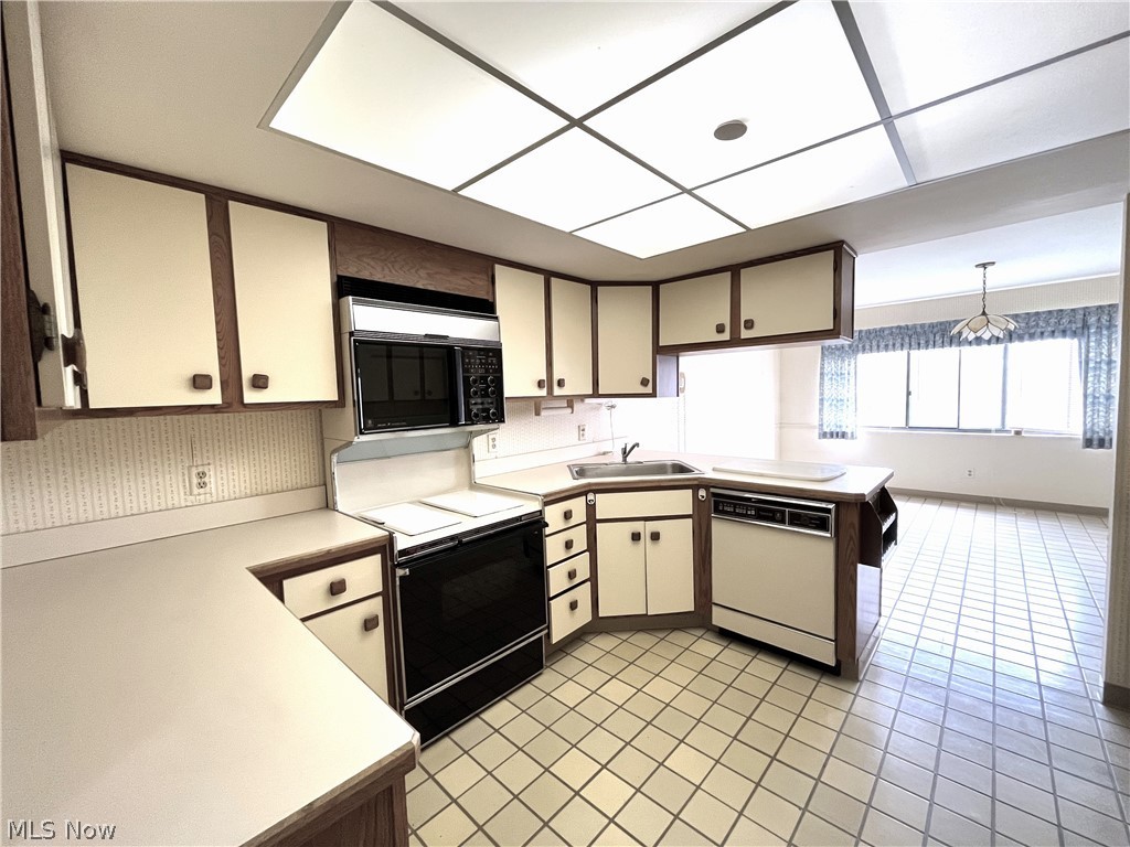 Woodhawk Club Condos 07 - Residential