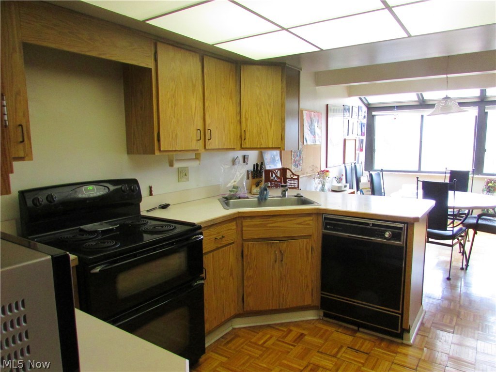 Woodhawk Club Condo - Residential