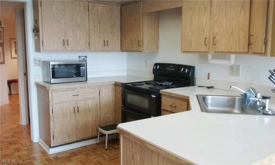 Woodhawk Club Condo - Residential