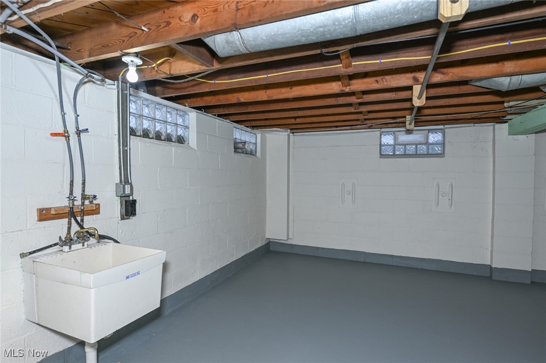 Zeller Court - Residential