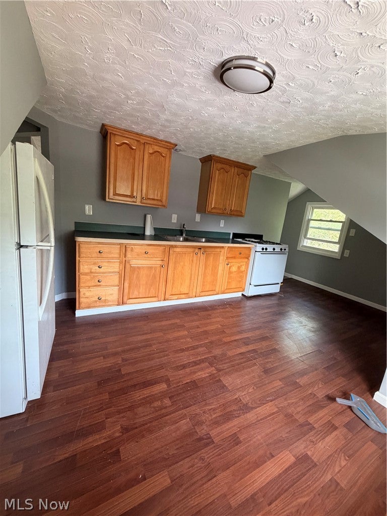 1399 Barlow Road 2
