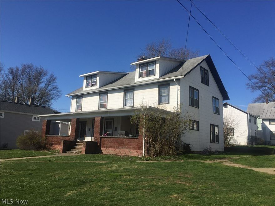 Property consist of 8 units ranging from 1 bedroom - 3 bedroom.  There is one duplex that is parceled separately and the other parcel has one up and down duplex and a quad unit which is 3 small houses connected.  The quad units have 2-2 bedrooms houses and 1 house that is an up and down duplex that have 1 bedroom each.  There are 6 garages and there is off street parking for the duplex.  Tenants pay gas and electric.  Owner pays water/sewer/trash for several units which runs $370 per month.

518 - 3 bedroom $700 (lease), 520 - 3 bedroom $600 (mo/mo), 522 - 2 bedroom $500 (currently empty), 524 - 1 bedroom (mo/mo), 524 1/2 - 1 bedroom (mo/mo), 526 - 2 bedroom $500 (lease), 528 - 3 bedroom $600 (mo/mo), 528 1/2 - 3 bedroom $600 (mo/mo).