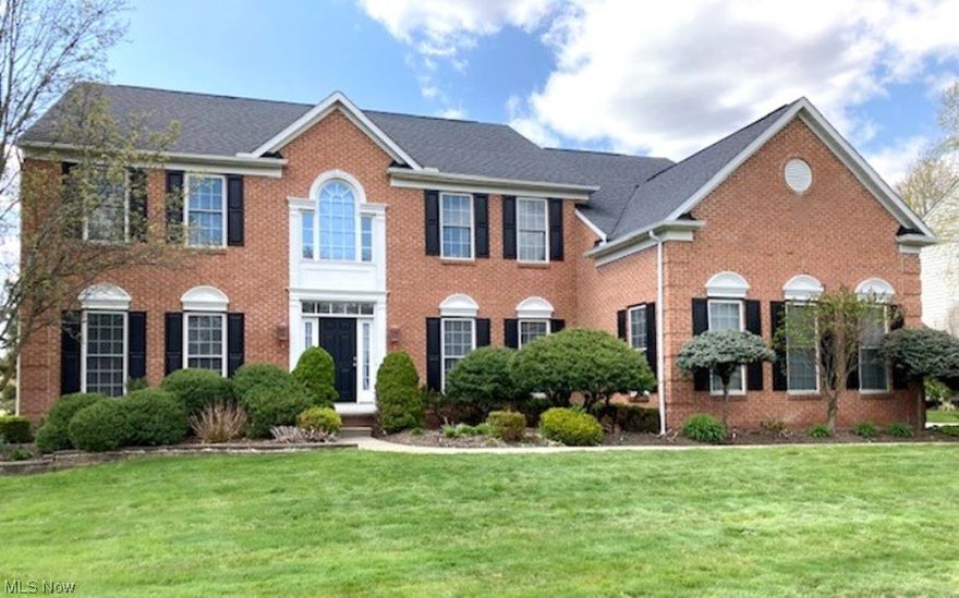 Wonderful opportunity for a light filled transitional style home! Located on the 9th hole of Signature of Solon, this home has been freshly painted. The two-story foyer opens to the living room, dining room, office, and two-story family room. There is hardwood flooring throughout the foyer, kitchen, eating area and sunroom. The two-story family room features a wall of windows overlooking the backyard, a floor to ceiling stone fireplace and opens to the spacious kitchen and sunroom. The kitchen offers plenty of cabinet and counter space which includes a center island with eating bar and spacious eating area. Many relaxing times will be enjoyed in the light filled sunroom with cathedral ceiling. There is a very spacious owner's suite with a tray ceiling and cove lighting in the bedroom and his and hers walk in closets. The owner's suite glamour bath offers a large soaking tub, spacious glass and tile shower and his and hers vanities. Two spacious bedrooms share a Jack & Jill bath with th