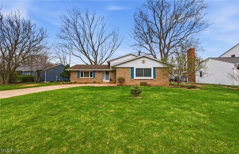 Homes For Sale - 4560 Newbury Drive<br/> Vermilion, OH 44089