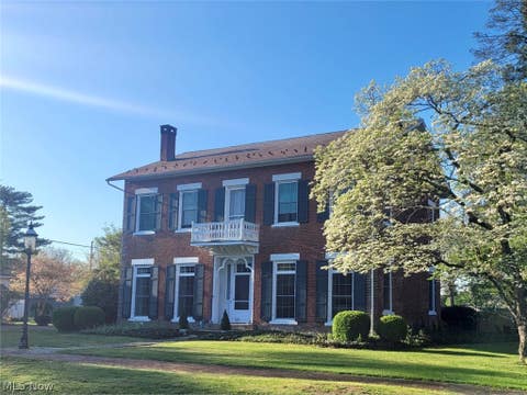 Homes For Sale - 490 E Union Avenue<br/> Morgan County, Mcconnelsville, OH 43756