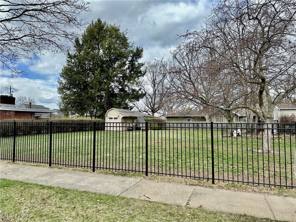 1006 3rd Street, New Philadelphia, Ohio image 5