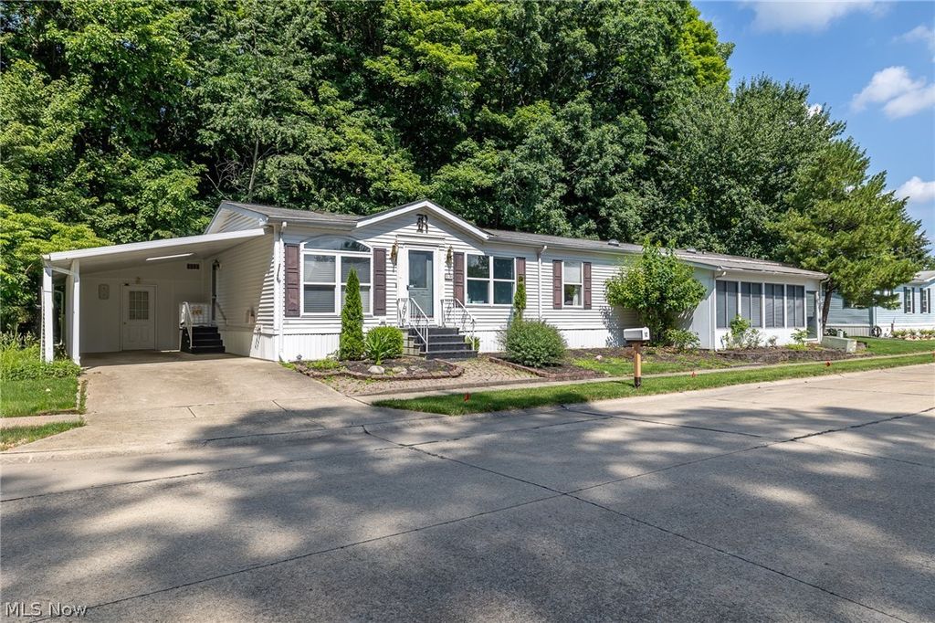 Photo of 12 Jessica Lane, Olmsted Township, OH 44138 (MLS # 5223408)