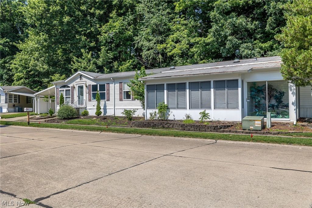 Photo of 12 Jessica Lane, Olmsted Township, OH 44138 (MLS # 5223408)