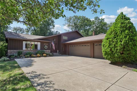 Photo for 27411 Pineview Drive