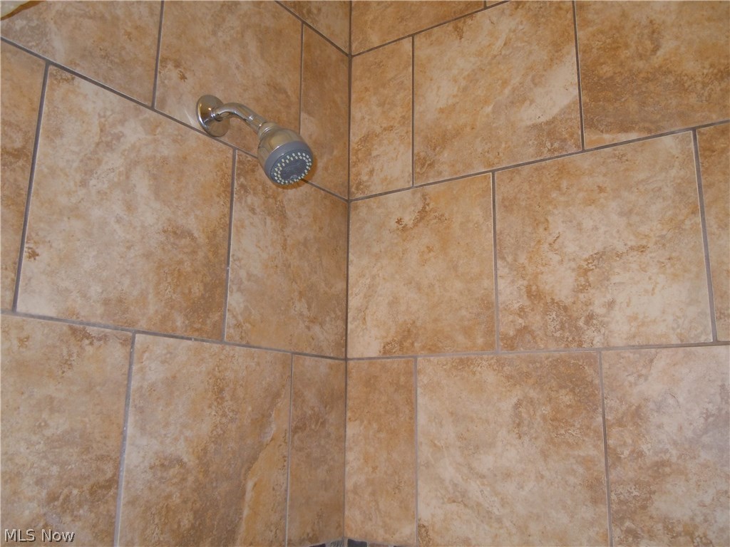 Meadowbrook Land Cos Coventry - Residential Lease