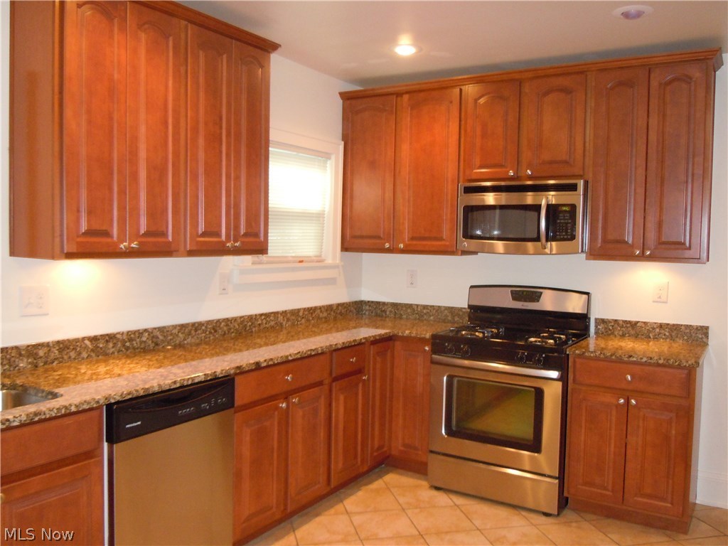 Meadowbrook Land Cos Coventry - Residential Lease