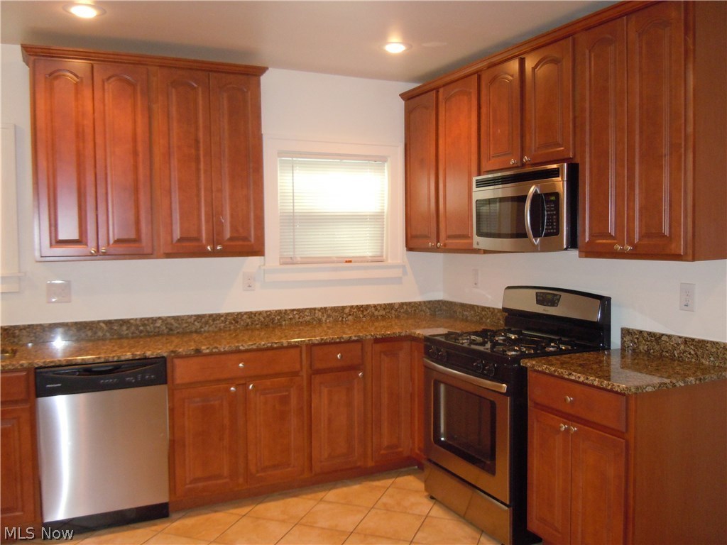 Meadowbrook Land Cos Coventry - Residential Lease