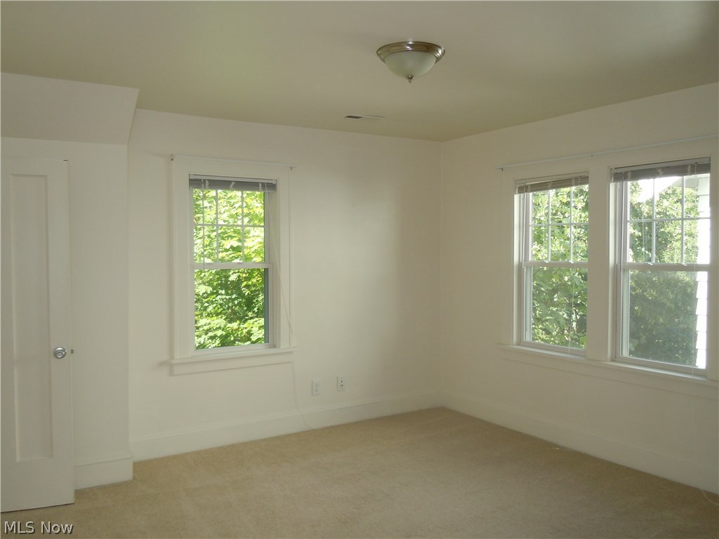 Meadowbrook Land Cos Coventry - Residential Lease