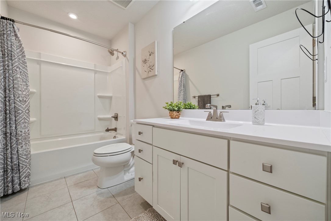 6182 James Drive, Lorain, Ohio image 25