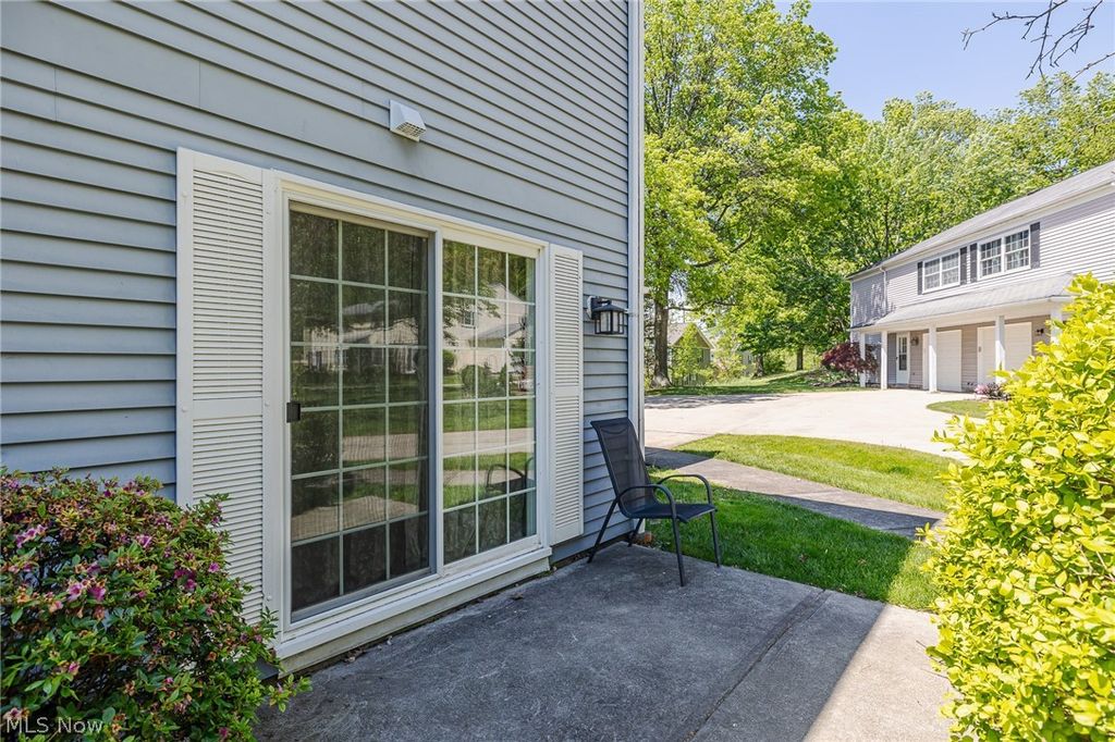 Photo of 13748 Oakbrook Drive #13748, North Royalton, OH 44133 (MLS # 5211448)