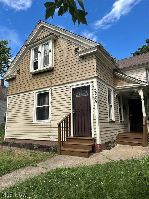 Single Family Residence in Cleveland OH 3245 44 Street.jpg