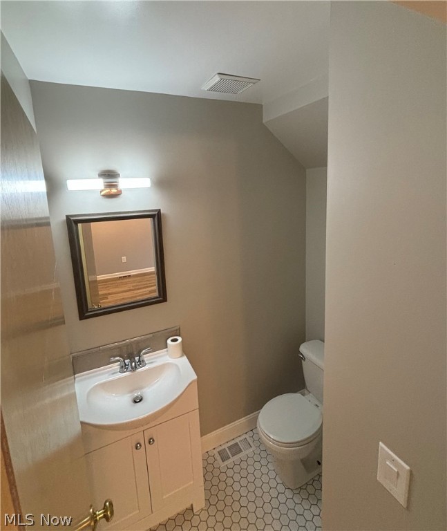 Photo 5 of 14 of 164 Mentor Avenue 3 condo