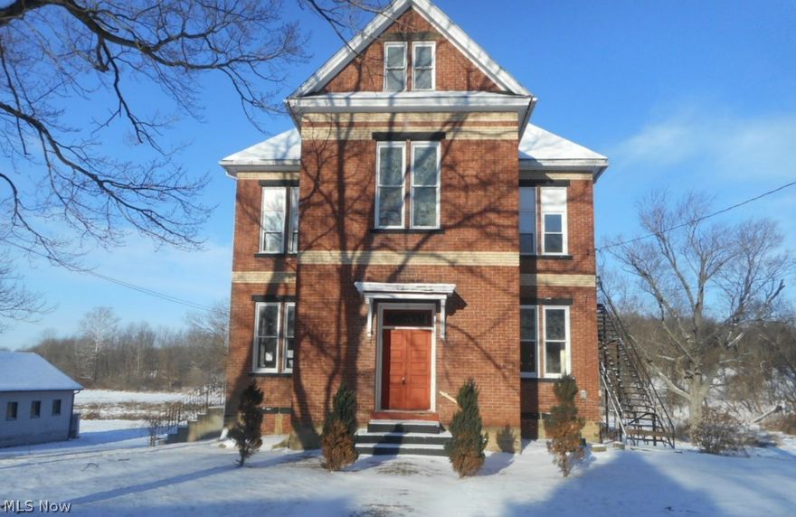 Great brick home was duplexed, but currently has only one kitchen. Could be duplexed again as deeded duplex. Or convert to single family. Two furnaces, elec meters etc. Beautiful wood floors, and spacious rooms.  Great buy. HUD case # 412-574371,sold AS IS only.will need proof of funds or preapproval. Bids open to owner occupants, non profits and government agencies only until 1/21/2015 11:59:59 PM  CT