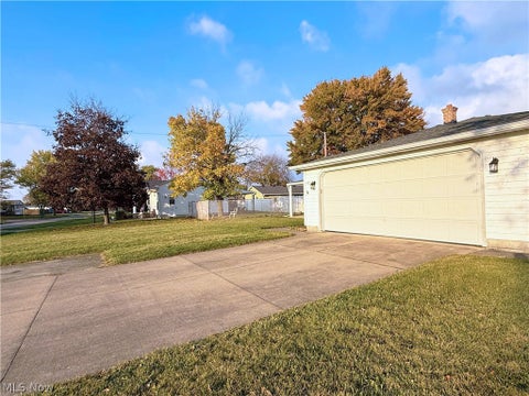 Tiny photo for 4221 Marshall Avenue, Lorain, OH 44053 (MLS # 5255854)