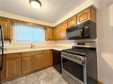 Tiny photo for 4221 Marshall Avenue, Lorain, OH 44053 (MLS # 5255854)