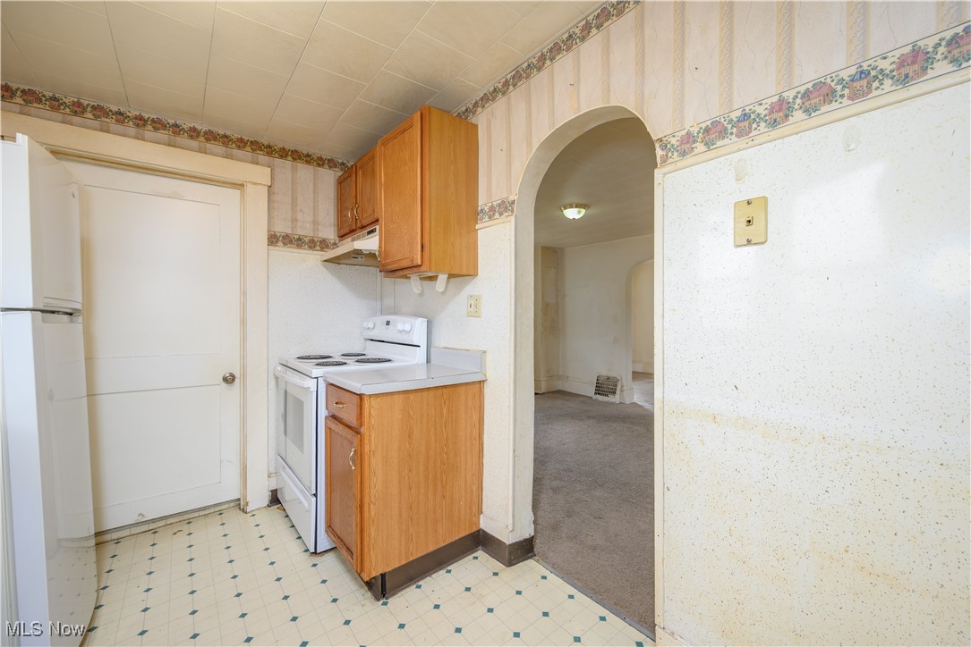 857 Brady Avenue, Barberton, Ohio image 11