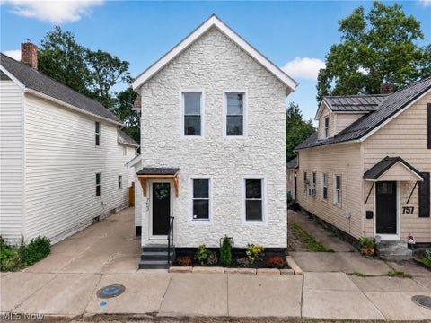 Homes For Sale - 753 Brayton Avenue<br/> Cleveland, OH 44113