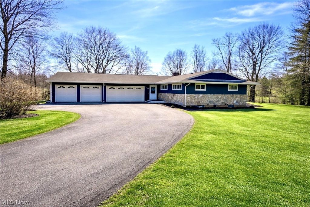 Photo of 11685 Mills Road, Garrettsville, OH 44231 (MLS # 5195496)