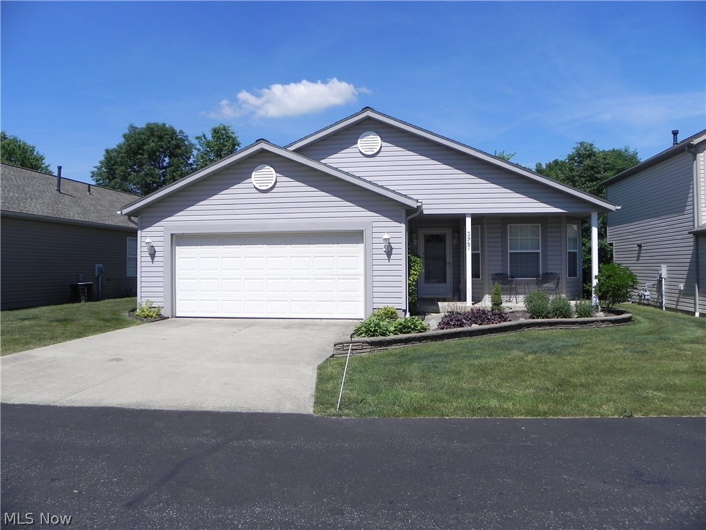 Check out this gorgeous Condominium in Rootstown, Ohio. Nice kitchen with appliances. Master bedroom with walk-in closet and ensuite. Spacious living room with fireplace and a sliding door that leads to the back porch. Come see this move-in ready property.