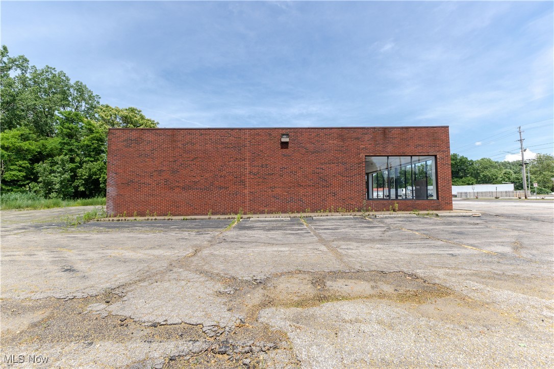 Saybrook - Commercial Sale