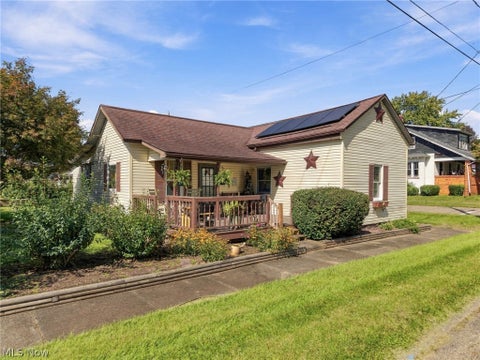 Homes For Sale - 185 Brady Street<br/> Magnolia, OH 44643