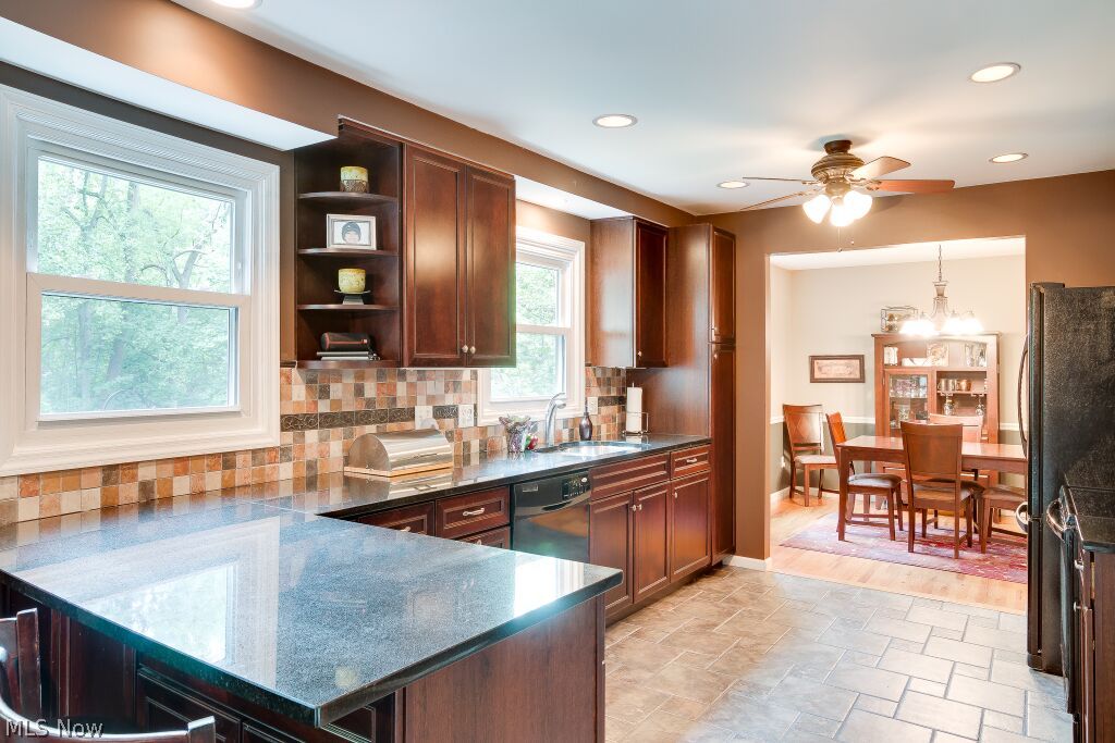 Little Mountain Park Estates - Residential