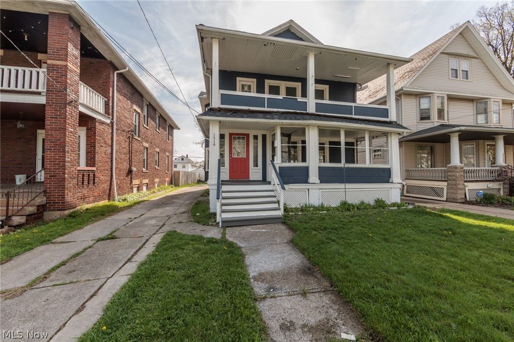 Photo of 1519 Ridgewood Avenue #Up, Lakewood, OH 44107 (MLS # 5204975)