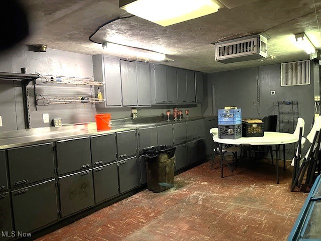 Akron, Ohio 44307, United States, ,Commercial,Active,5620