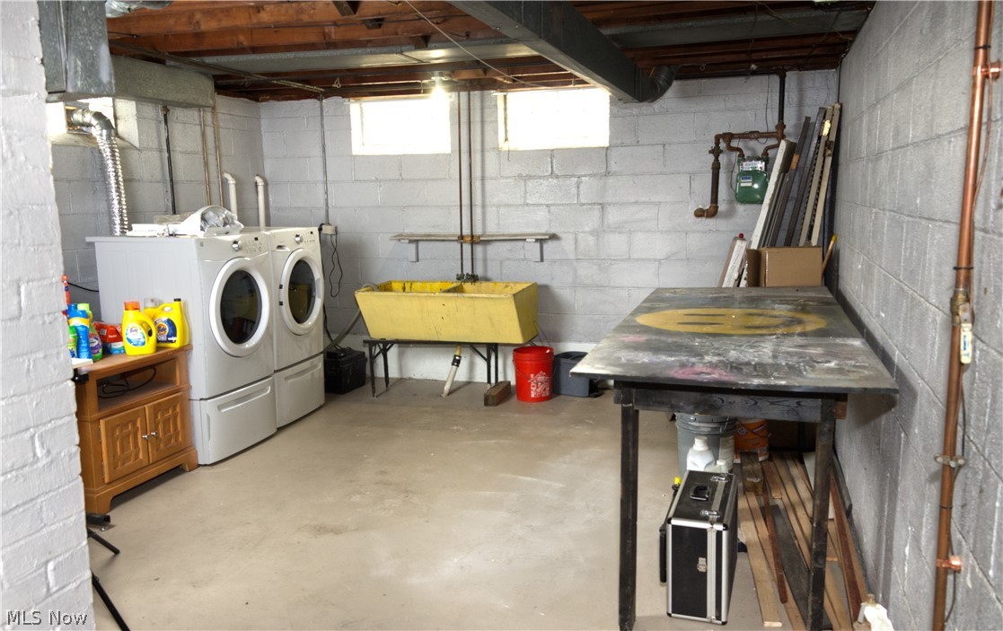 Frank Berzins Chardon Estates 03 - Residential