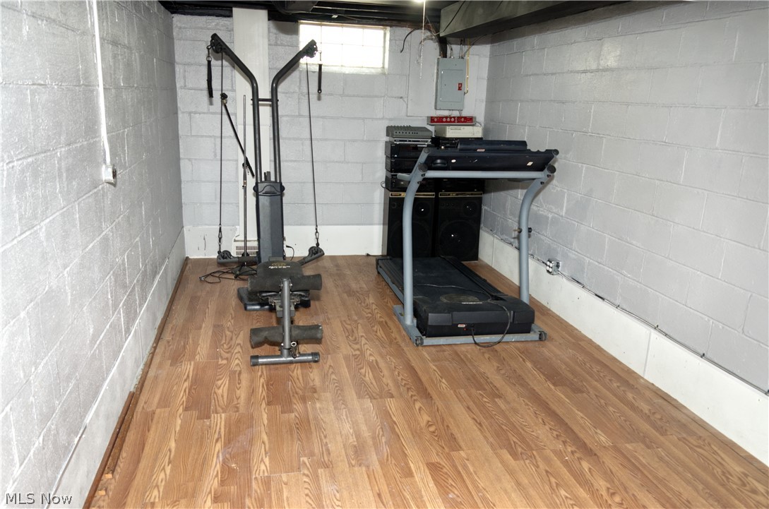 Frank Berzins Chardon Estates 03 - Residential