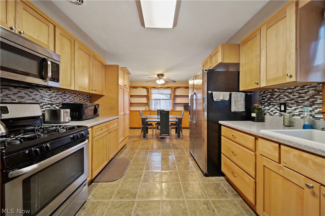 Frank Berzins Chardon Estates 03 - Residential