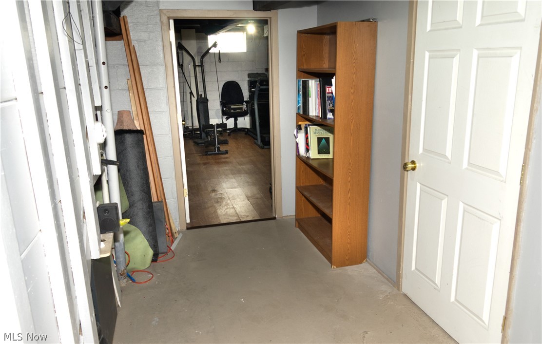 Frank Berzins Chardon Estates 03 - Residential