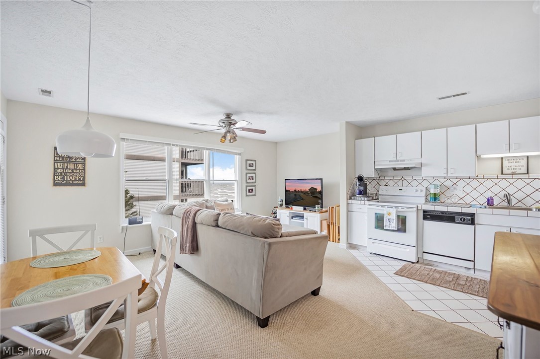 Saybrook Beach Club Condo Ph 02 - Residential