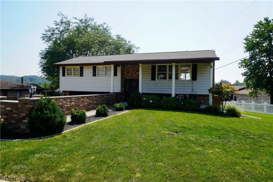 312 Donahey Avenue NE