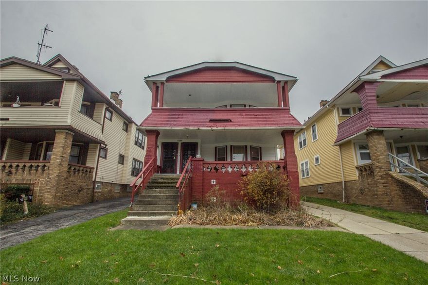 ******Investor's Dream******* ****2 Unit Property****


Both units have a Private Porch. Spacious Living Room with Carpet and Decorative Fireplace. Formal Dining Room with Convenient Built-ins. 2 Good Sized Bedrooms with Carpet, Ample Closet Space and Ceiling Fans. Linen Closet in Hallway. Full Bath. Kitchen with plenty of Cabinet Space. Basement with Laundry Area and Lots of Storage. Large Driveway, Shared 2 Car Garage. 

****Buyer to assume POS violations***** Sold AS IS****

Up Unit: Occupied, 2 bedrooms, 1 bath, $550 a month and the resident is in a lease through 3/31/19