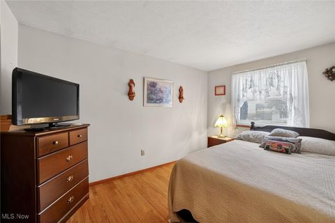 Tiny photo for 2703 W 40th Street, Lorain, OH 44053 (MLS # 5179378)