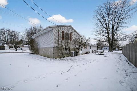 Tiny photo for 2703 W 40th Street, Lorain, OH 44053 (MLS # 5179378)