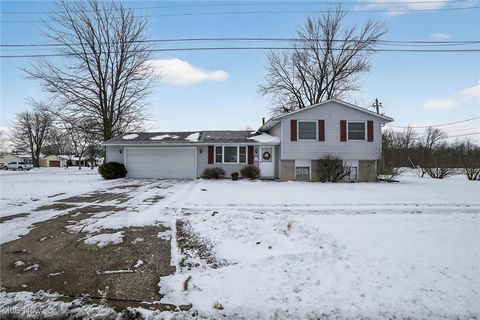 Tiny photo for 2703 W 40th Street, Lorain, OH 44053 (MLS # 5179378)