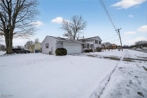 Tiny photo for 2703 W 40th Street, Lorain, OH 44053 (MLS # 5179378)