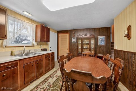 Tiny photo for 2703 W 40th Street, Lorain, OH 44053 (MLS # 5179378)