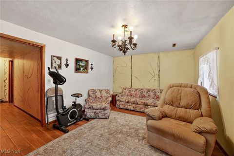Tiny photo for 2703 W 40th Street, Lorain, OH 44053 (MLS # 5179378)