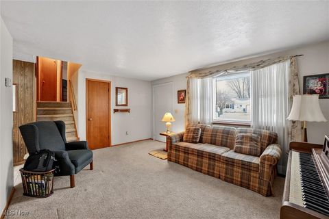 Tiny photo for 2703 W 40th Street, Lorain, OH 44053 (MLS # 5179378)