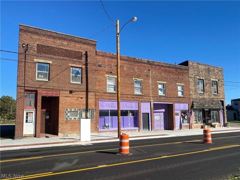 Tiny photo for 915 Wooster Road W, Barberton, OH 44203 (MLS # 5185935)